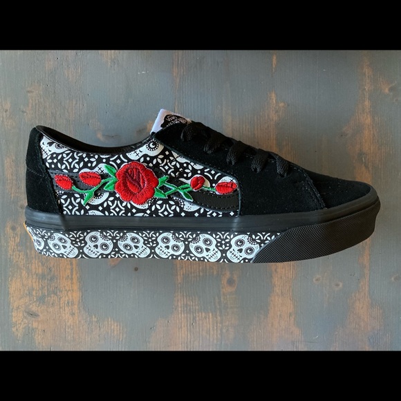 Sugar Skull & Red Roses Vans. LAST PAIR!!! Size 7 women. NEW CUSTOM MADE. - Picture 2 of 8